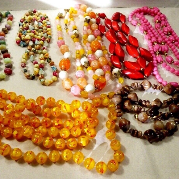 Vintage Retro lot of 7 Multi Color fashion strands Necklaces Trifari long - Picture 8 of 11